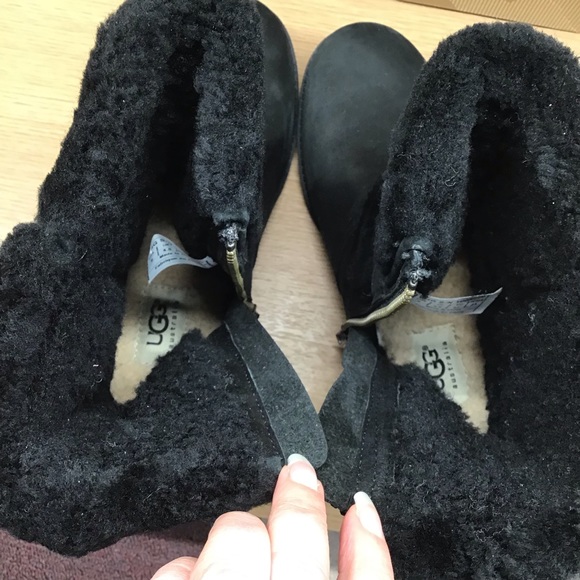 Brand new Authentic UGG Australia Blayre II leather - Picture 10 of 14